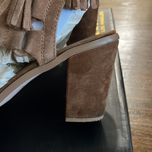 Very Volatile “Fastlane” Sandal Size 10 - Picture 7 of 10